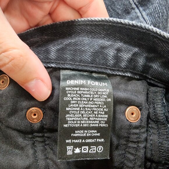 Aritzia Denim Forum Patti Mid Rise Straight Black Jeans Distressed Sz 26 - Picture 7 of 8